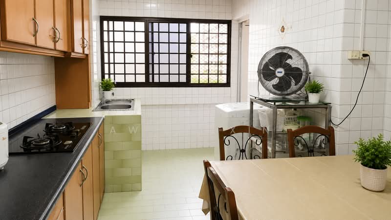 144 Bedok Reservoir Road, 144 Bedok Reservoir Road, 2 Bedrooms, 688 sqft, HDB Flat For Sale, by Aw Kai Xin, 500143629 - Kitchen - PropertyGuru.com.sg