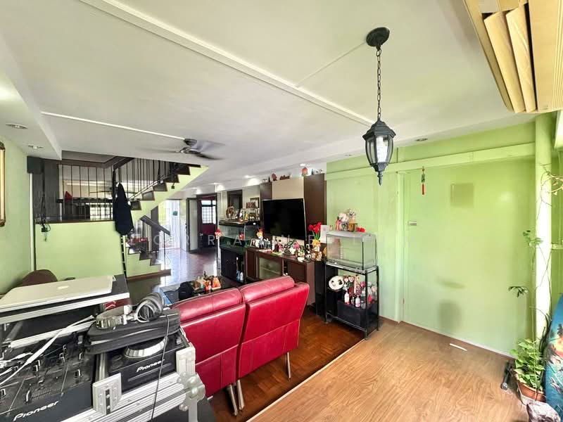 503 Jelapang Road, 503 Jelapang Road, 4 Bedrooms, 1,550 sqft, HDB Flat For Sale, by Lorraine Lum, 500143633 - Living Room - PropertyGuru.com.sg