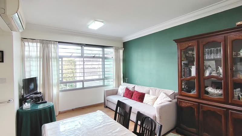 18B Holland Drive, 18B Holland Drive, 2 Bedrooms, 721 sqft, HDB Flat For Sale, by Ken Tan, 500143637 - Living Room - PropertyGuru.com.sg