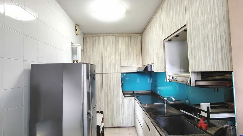 18B Holland Drive, 18B Holland Drive, 2 Bedrooms, 721 sqft, HDB Flat For Sale, by Ken Tan, 500143637 - Kitchen - PropertyGuru.com.sg