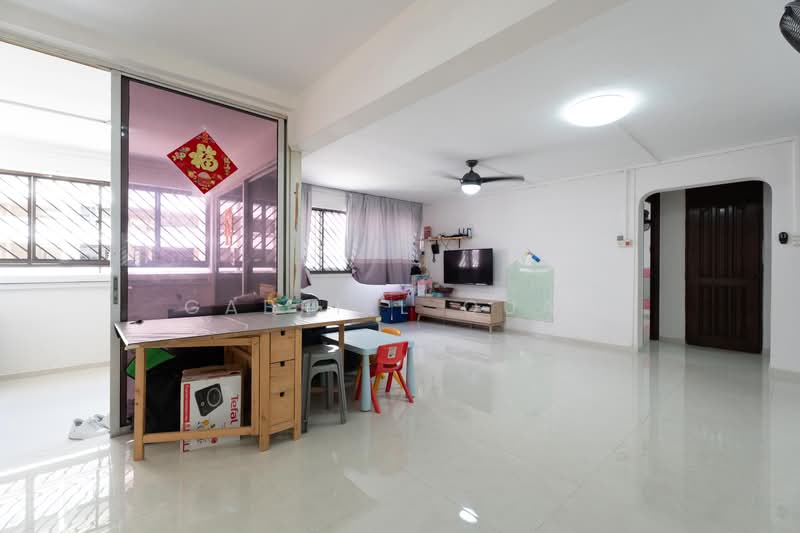 131 Bedok Reservoir Road, 131 Bedok Reservoir Road, 3 Bedrooms, 1,313 sqft, HDB Flat For Sale, by Gabriel Quak, 500143649 - Living Room - PropertyGuru.com.sg