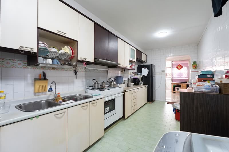 131 Bedok Reservoir Road, 131 Bedok Reservoir Road, 3 Bedrooms, 1,313 sqft, HDB Flat For Sale, by Gabriel Quak, 500143649 - Kitchen - PropertyGuru.com.sg