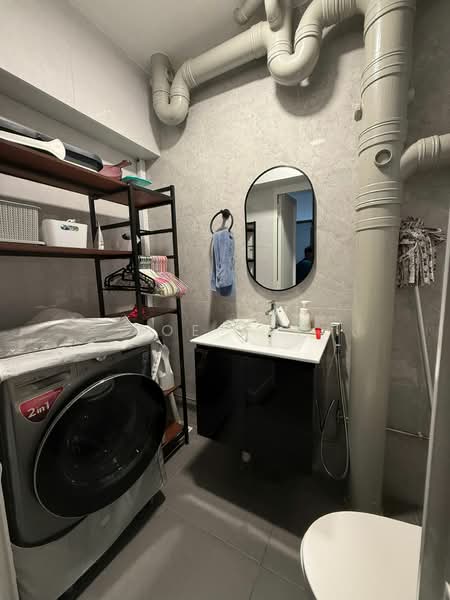 16 Cantonment Close, 16 Cantonment Close, 2 Bedrooms, 646 sqft, HDB Flat For Rent, by Joe Tay, 500143651 - Bathroom - PropertyGuru.com.sg