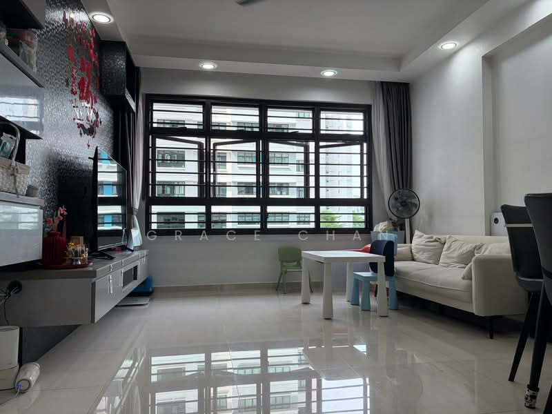 168D Punggol Field, 168D Punggol Field, 3 Bedrooms, 1,001 sqft, HDB Flat For Sale, by Grace Chan, 500143660 - Living Room - PropertyGuru.com.sg