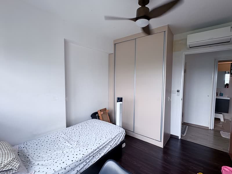 548B Segar Road, 548B Segar Road, 3 Bedrooms, 990 sqft, HDB Flat For Sale, by Sharique Tan, 500143662 - Bedroom - PropertyGuru.com.sg