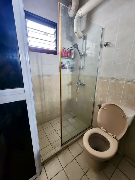 684A Choa Chu Kang Crescent, 684A Choa Chu Kang Crescent, 3 Bedrooms, 1,184 sqft, HDB Flat For Rent, by Esther Liang, 500143683 - Bathroom - PropertyGuru.com.sg