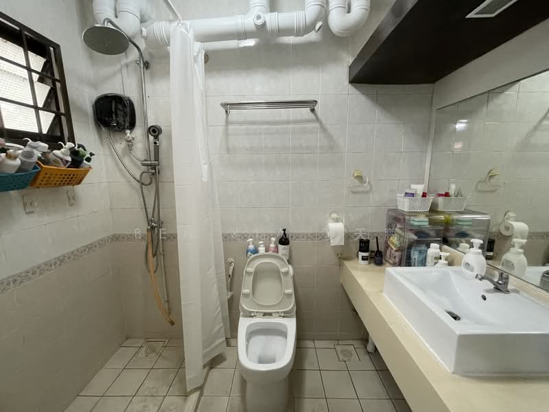 636 Jurong West Street 65, 636 Jurong West Street 65, 3 Bedrooms, 1,184 sqft, HDB Flat For Sale, by Ben XIA 夏天鹏, 500143712 - Master Bathroom - PropertyGuru.com.sg