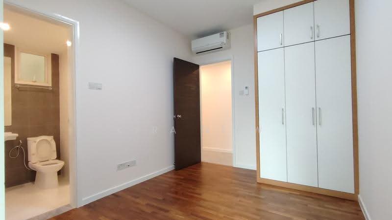 Blossoms @ Woodleigh, 10 Woodleigh Close, Macpherson / Potong Pasir, 4 Bedrooms, 1,401 sqft, Condominium For Rent, by Kyra Niew, 500143715 - Junior Master Room - PropertyGuru.com.sg