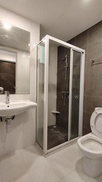 Blossoms @ Woodleigh, 10 Woodleigh Close, Macpherson / Potong Pasir, 4 Bedrooms, 1,401 sqft, Condominium For Rent, by Kyra Niew, 500143715 - Common Bathroom - PropertyGuru.com.sg