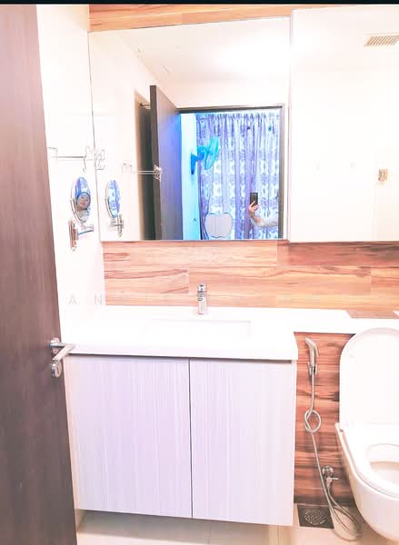 Gem Residences, , 2 Bedrooms, 678 sqft, Condominium For Rent, by Annie Huang, 500143717 - Bathroom - PropertyGuru.com.sg