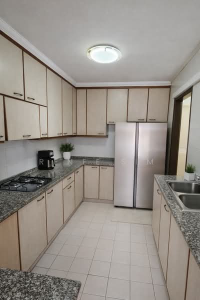 Vicenta Lodge, 6A Lorong Marzuki, 3 Bedrooms, 1,260 sqft, Condominium For Sale, by Renee Sim, 500143725 - Kitchen - PropertyGuru.com.sg