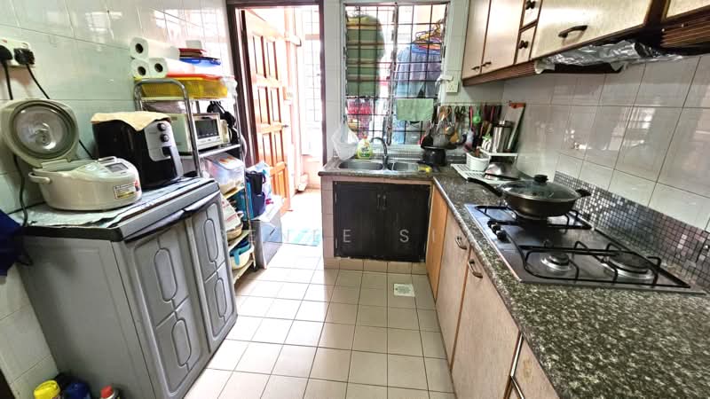 Vicenta Lodge, 6A Lorong Marzuki, 3 Bedrooms, 1,260 sqft, Condominium For Sale, by Renee Sim, 500143725 - Kitchen - PropertyGuru.com.sg