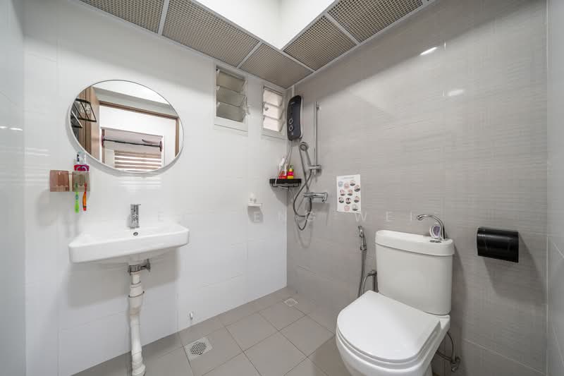 621A Tampines Street 61, 621A Tampines Street 61, 3 Bedrooms, 1,001 sqft, HDB Flat For Sale, by Lee Heng Wei, 500143727 - Bathroom - PropertyGuru.com.sg