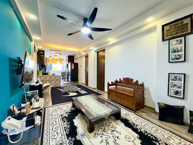 534 Bukit Batok Street 51, 534 Bukit Batok Street 51, 3 Bedrooms, 743 sqft, HDB Flat For Sale, by Farah Zack, 500143730 - Living Room - PropertyGuru.com.sg