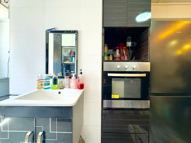 534 Bukit Batok Street 51, 534 Bukit Batok Street 51, 3 Bedrooms, 743 sqft, HDB Flat For Sale, by Farah Zack, 500143730 - Kitchen - PropertyGuru.com.sg