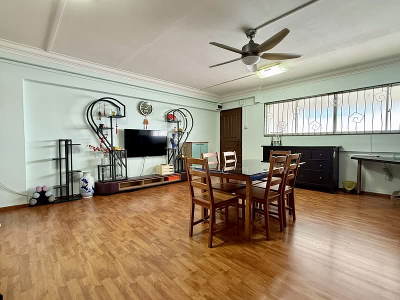 291 Tampines Street 22, 291 Tampines Street 22, 3 Bedrooms, 1,119 sqft, HDB Flat For Sale, by Cybele Chew, 500143733 - Living Room - PropertyGuru.com.sg