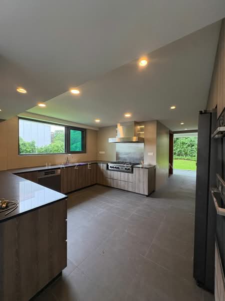 Holland GCB, Holland Road / Belmont Road / Ford Ave / Leedon Road / Sixth Ave, 6 Bedrooms, 11,500 sqft, Good Class Bungalow For Rent, by Hazel Chan, 500143735 - Kitchen - PropertyGuru.com.sg