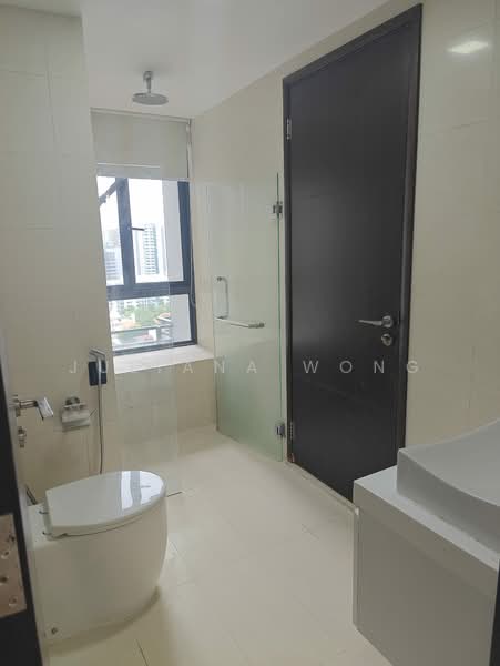 Regent Residences, 1091 Serangoon Road, 2 Bedrooms, 689 sqft, Condominium For Rent, by Juliana Wong, 500143736 - Bathroom - PropertyGuru.com.sg