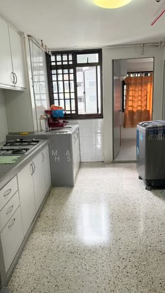 28 New Upper Changi Road, 28 New Upper Changi Road, 2 Bedrooms, 700 sqft, HDB Flat For Sale, by Mandy Hsieh, 500143772 - Kitchen - PropertyGuru.com.sg