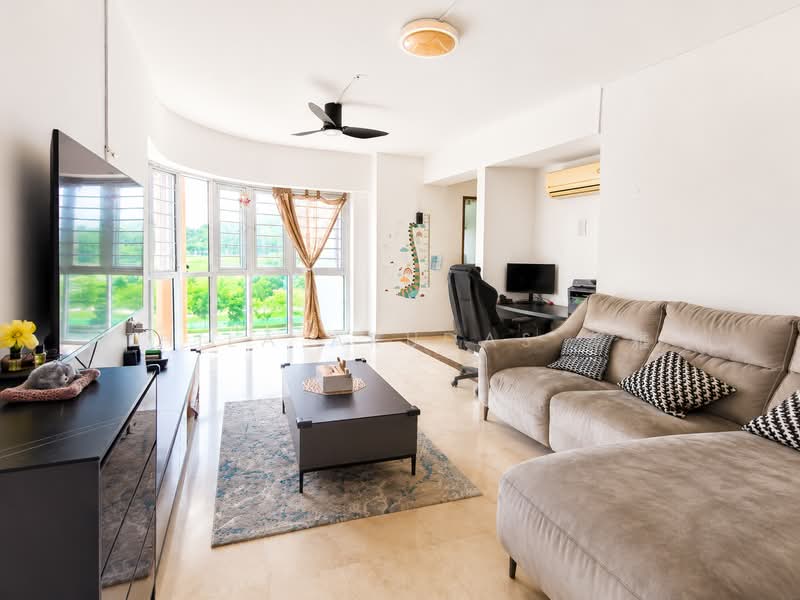 The Woodgrove, 3 Woodgrove Drive, 2 Bedrooms, 872 sqft, Apartment For Sale, by Thila Arudas 蒂雅, 500143779 - Living Room - PropertyGuru.com.sg