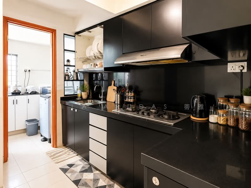 The Woodgrove, 3 Woodgrove Drive, 2 Bedrooms, 872 sqft, Apartment For Sale, by Thila Arudas 蒂雅, 500143779 - Kitchen - PropertyGuru.com.sg