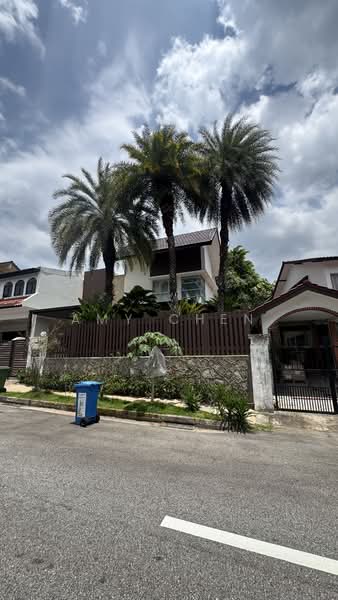 Chun tin road, Chun tin road, 4 Bedrooms, 1,800 sqft, Terraced House For Sale, by Amy Chen, 500143780 - Exterior - PropertyGuru.com.sg