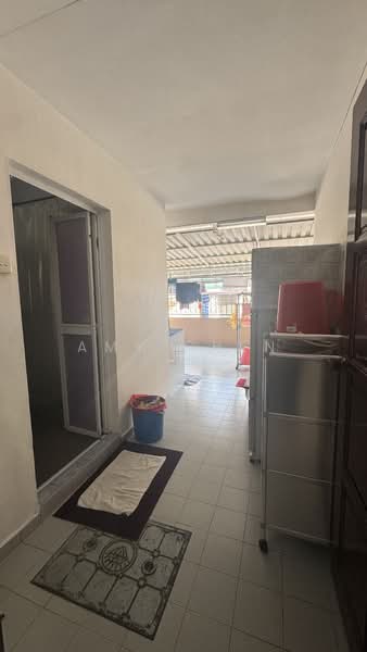 Chun tin road, Chun tin road, 4 Bedrooms, 1,800 sqft, Terraced House For Sale, by Amy Chen, 500143780 - Entrance - PropertyGuru.com.sg