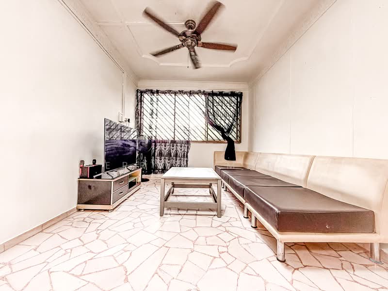 931 Jurong West Street 92, 931 Jurong West Street 92, 3 Bedrooms, 1,108 sqft, HDB Flat For Sale, by Erra Samat, 500143782 - Living Room - PropertyGuru.com.sg