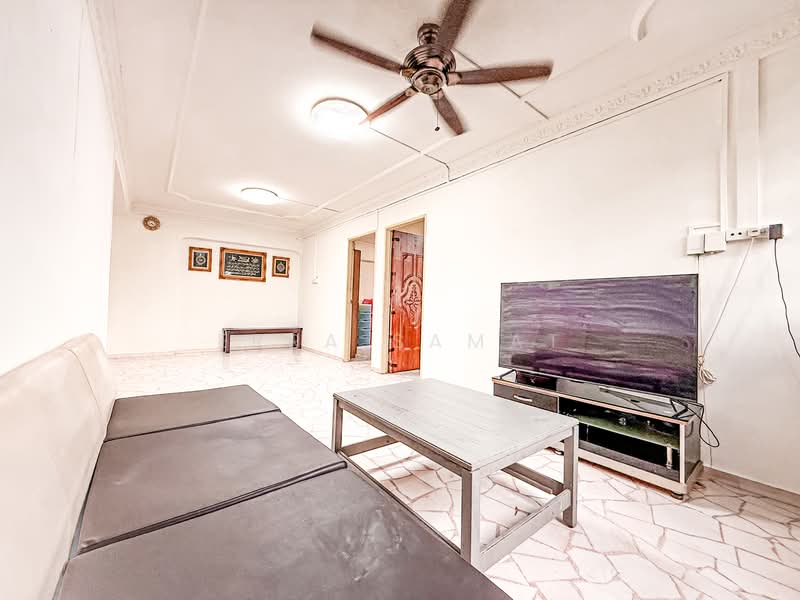 931 Jurong West Street 92, 931 Jurong West Street 92, 3 Bedrooms, 1,108 sqft, HDB Flat For Sale, by Erra Samat, 500143782 - Living Room - PropertyGuru.com.sg