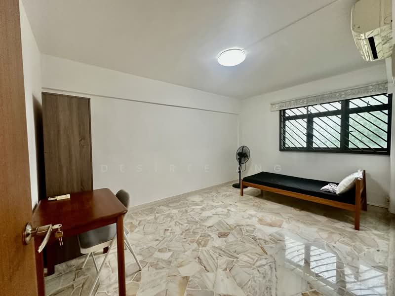 307 Hougang Avenue 5, 307 Hougang Avenue 5, 2 Bedrooms, 883 sqft, HDB Flat For Rent, by Desiree Ang, 500143786 - 2nd Bedroom  - PropertyGuru.com.sg