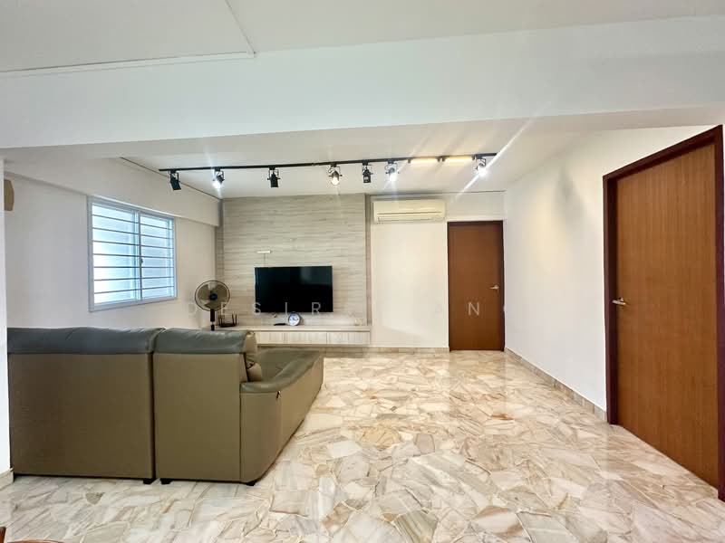 307 Hougang Avenue 5, 307 Hougang Avenue 5, 2 Bedrooms, 883 sqft, HDB Flat For Rent, by Desiree Ang, 500143786 - Living Room - PropertyGuru.com.sg