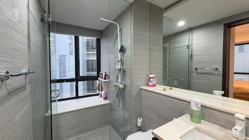 D'Nest, 131 Pasir Ris Grove, 2 Bedrooms, 753 sqft, Condominium For Sale, by Alicia Chua, 500143790 - Bathroom - PropertyGuru.com.sg