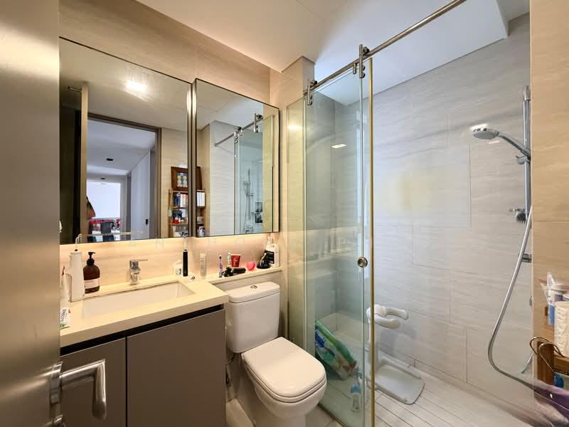 The Venue Residences and Shoppes, 4 Tai Thong Crescent, 3 Bedrooms, 1,152 sqft, Condominium For Sale, by Anthony Phey, 500143794 - Bathroom - PropertyGuru.com.sg