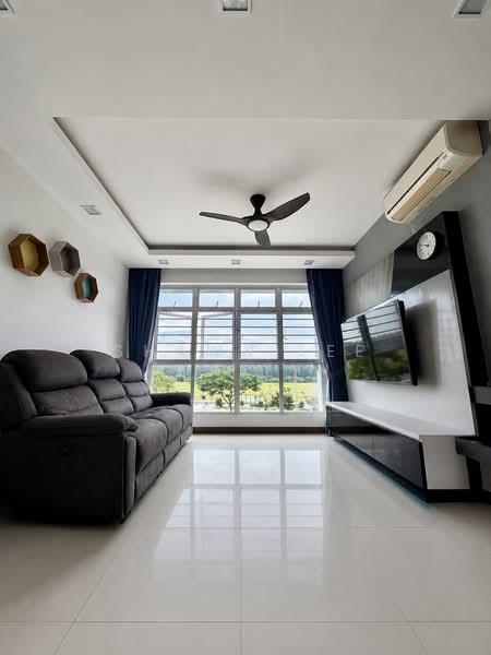 662A Edgedale Plains, 662A Edgedale Plains, 3 Bedrooms, 990 sqft, HDB Flat For Sale, by Shawn Lee Jun Lin, 500143795 - Living Room - PropertyGuru.com.sg