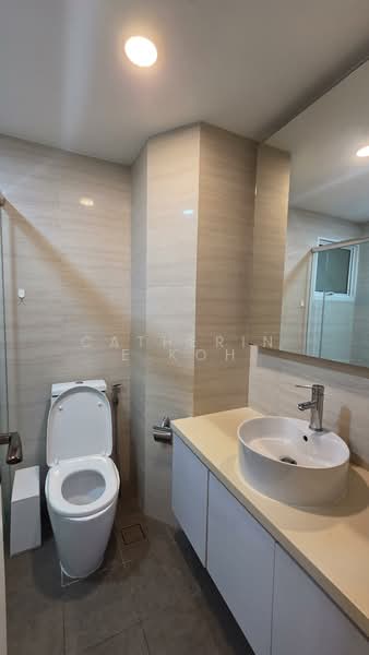 Emerald Garden, 33 Club Street, Room Rental, 100 sqft, Condominium For Rent, by Catherine Koh, 500143797 - MBR Bathroom 0127 - PropertyGuru.com.sg
