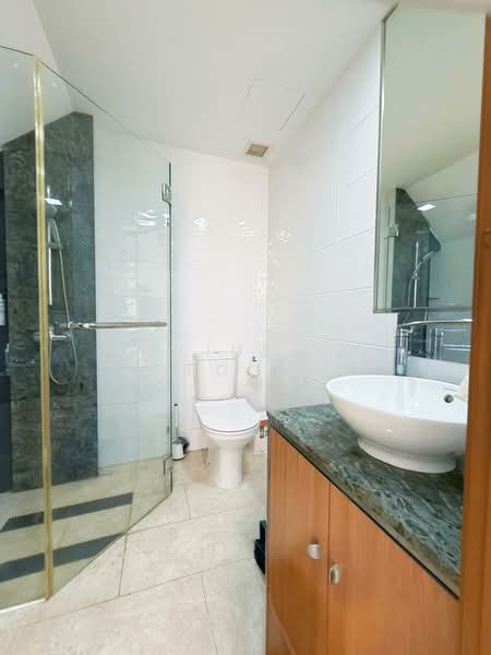 π FINEST MIMOSA PLACE CORNER TERRACE, Mimosa Place, 4 Bedrooms, 3,200 sqft, Corner Terrace For Sale, by Julius WL Fock, 500143799 - Bathroom - PropertyGuru.com.sg