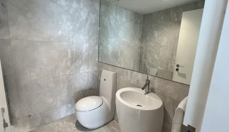 Sky @ Eleven, 7 Thomson Lane, 4 Bedrooms, 2,713 sqft, Condominium For Sale, by Kelly Tan, 500143802 - Bathroom - PropertyGuru.com.sg