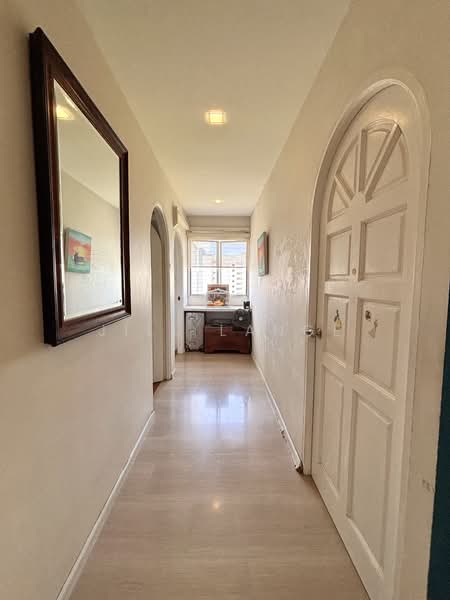 895A Tampines Street 81, 895A Tampines Street 81, 4 Bedrooms, 1,528 sqft, HDB Flat For Sale, by Jill Lange, 500143808 - Corridor - PropertyGuru.com.sg