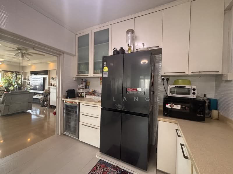 895A Tampines Street 81, 895A Tampines Street 81, 4 Bedrooms, 1,528 sqft, HDB Flat For Sale, by Jill Lange, 500143808 - Kitchen - PropertyGuru.com.sg