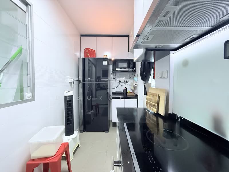 128 Canberra Street, 128 Canberra Street, 2 Bedrooms, 732 sqft, HDB Flat For Rent, by Deborah Guo, 500143812 - Kitchen - PropertyGuru.com.sg