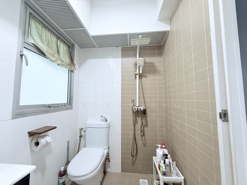 128 Canberra Street, 128 Canberra Street, 2 Bedrooms, 732 sqft, HDB Flat For Rent, by Deborah Guo, 500143812 - Master Bathroom - PropertyGuru.com.sg