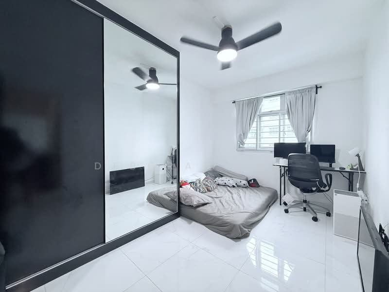 128 Canberra Street, 128 Canberra Street, 2 Bedrooms, 732 sqft, HDB Flat For Rent, by Deborah Guo, 500143812 - Master Bedroom - PropertyGuru.com.sg