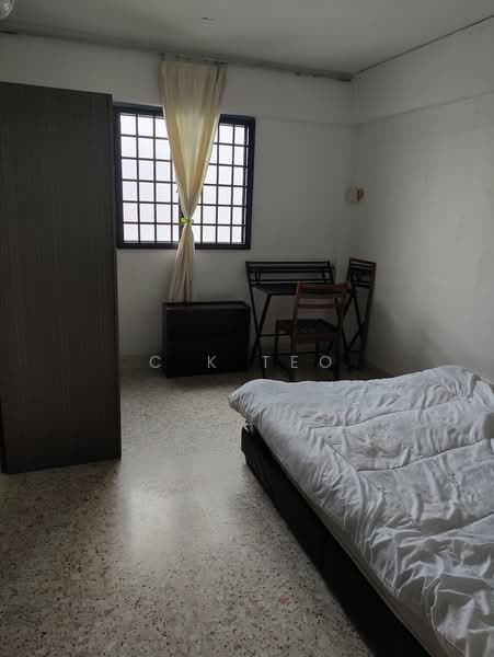 327 Clementi Avenue 5, 327 Clementi Avenue 5, 3 Bedrooms, 883 sqft, HDB Flat For Rent, by C K Teo, 500143822 - Bedroom - PropertyGuru.com.sg