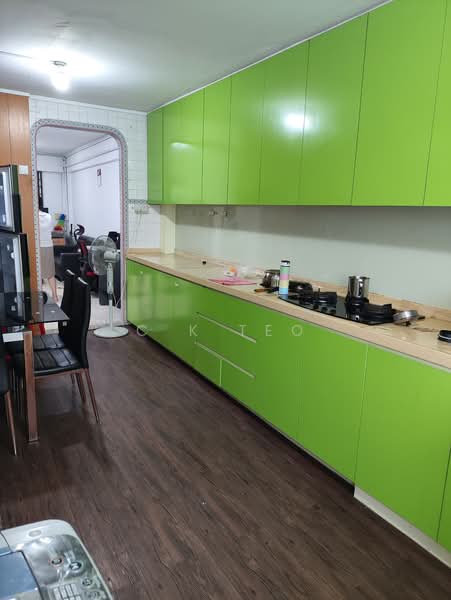 327 Clementi Avenue 5, 327 Clementi Avenue 5, 3 Bedrooms, 883 sqft, HDB Flat For Rent, by C K Teo, 500143822 - Kitchen - PropertyGuru.com.sg