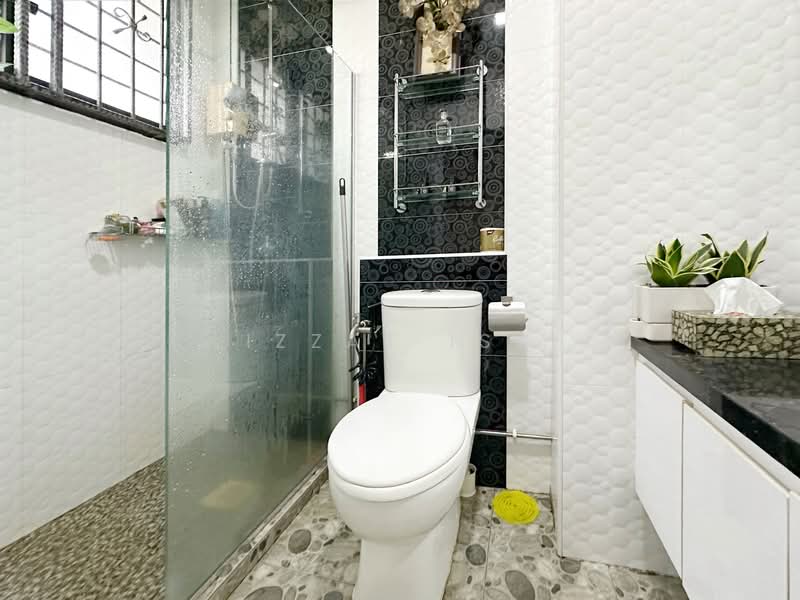 771 Woodlands Drive 60, 771 Woodlands Drive 60, 3 Bedrooms, 1,098 sqft, HDB Flat For Sale, by Izzat Isa, 500143831 - Bathroom - PropertyGuru.com.sg