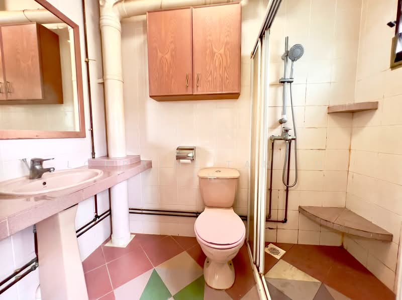 733 Tampines Street 71, 733 Tampines Street 71, 3 Bedrooms, 1,109 sqft, HDB Flat For Sale, by Lorraine Tan Yu Lin, 500143833 - Bathroom - PropertyGuru.com.sg