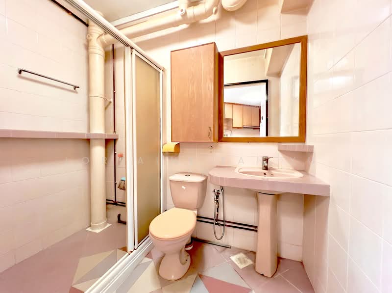 733 Tampines Street 71, 733 Tampines Street 71, 3 Bedrooms, 1,109 sqft, HDB Flat For Sale, by Lorraine Tan Yu Lin, 500143833 - Bathroom - PropertyGuru.com.sg
