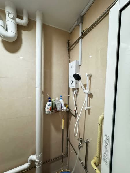 862 Yishun Avenue 4, 862 Yishun Avenue 4, Room Rental, 110 sqft, HDB Flat For Rent, by Gerald Fong, 500143852 - Bathroom - PropertyGuru.com.sg