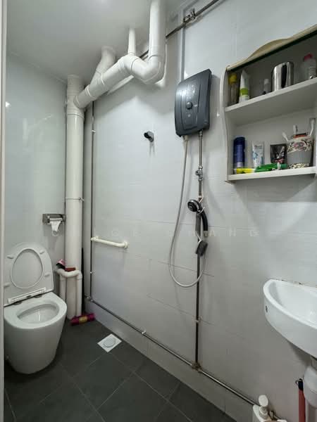 842 Sims Avenue, 842 Sims Avenue, 3 Bedrooms, 1,604 sqft, HDB Flat For Sale, by Chloe Chang, 500143858 - Bathroom - PropertyGuru.com.sg