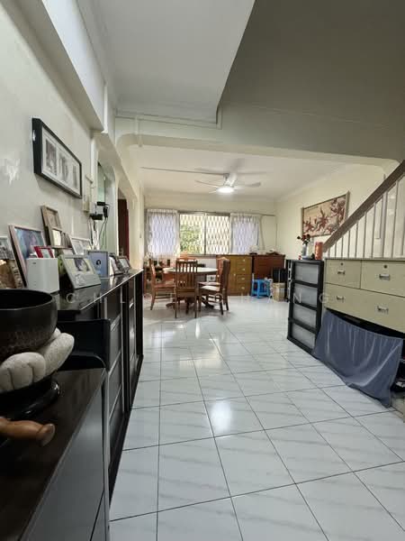 842 Sims Avenue, 842 Sims Avenue, 3 Bedrooms, 1,604 sqft, HDB Flat For Sale, by Chloe Chang, 500143858 - Living Room - PropertyGuru.com.sg